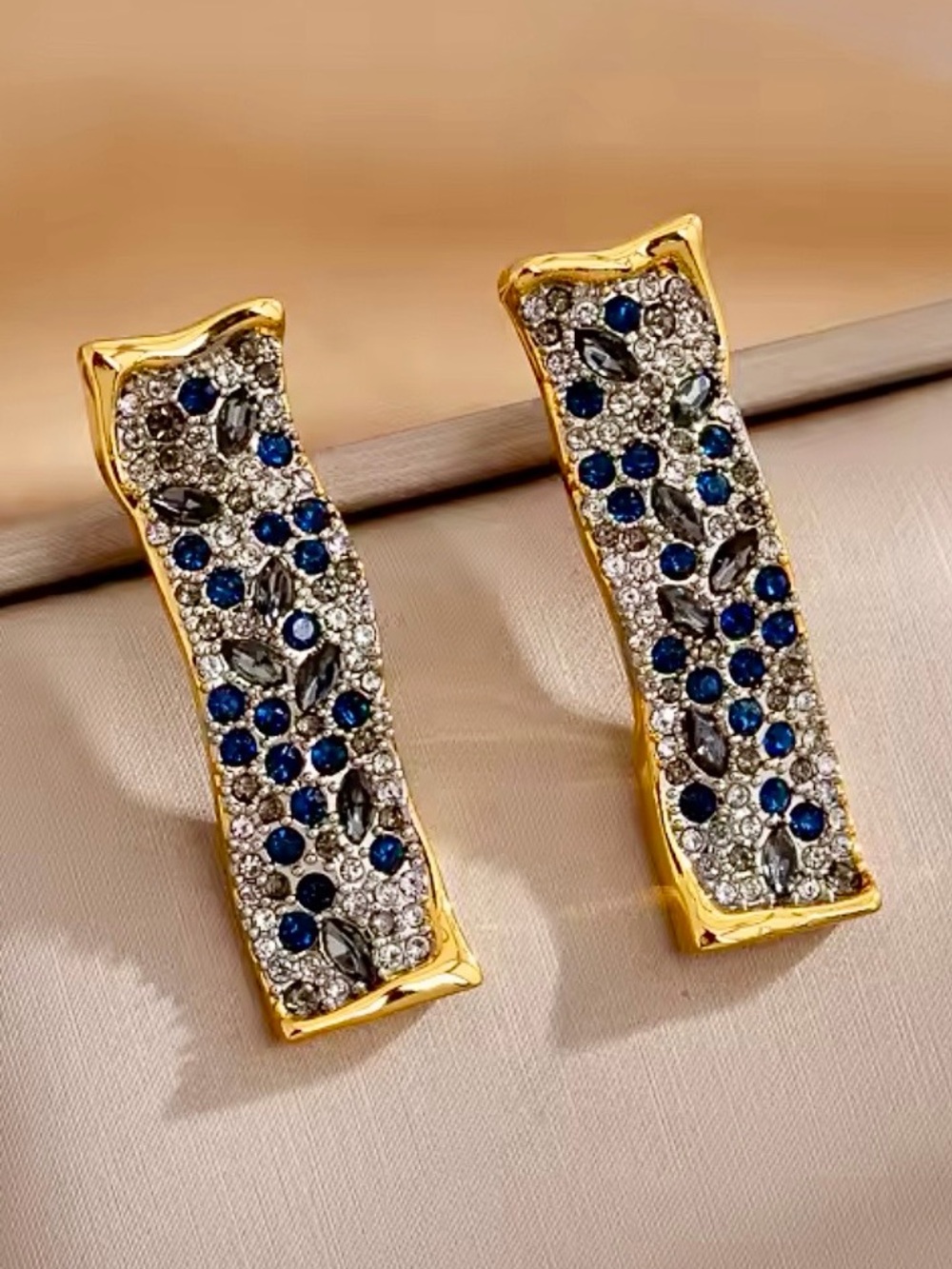 Alexis Bittar Solanales Crystal Wave Post Earrings - Midnight